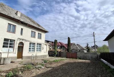 Casă cu 4 camere în Central - 1