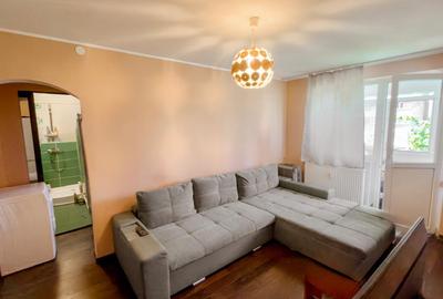 Apartament cu 2 camere decomandat în Micro 20