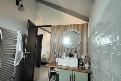 Apartament cu 4 camere decomandat în Zăvoi - 6