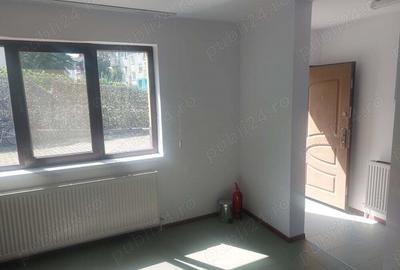 Inchiriez spatiu de birou comercial cu suprafata de 70 mp si curte pavata de 100 mp , central - 3