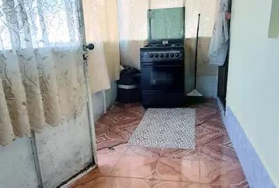 Casă cu 6 camere în Ivești - 8