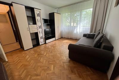 Vand apartament 2 camere parter Astra str Neptun