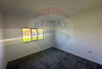 Casă cu 4 camere cu Teren 718 Mp în Lăpuș - 1