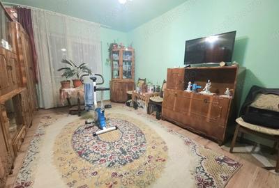 Proprietar vand apartament 2 camere decomandat zona CETATE STADION - 3