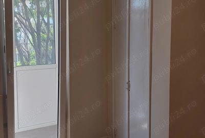 Roman, zona centrala Apartament 2 camere, balcon 7 m, etaj 3 4 Renovare 2025 - 5