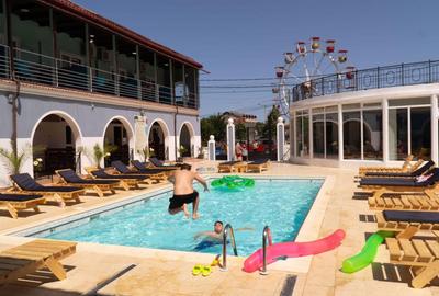 Casă individuală cu 25 camere cu Piscina în Central - 9