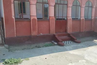 Casă cu 5 camere în Racovița - 2