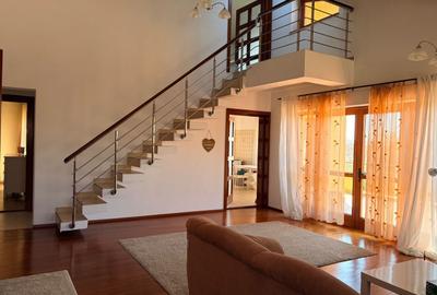 Apartament cu 3 camere, mobilat în Iancu Nicolae