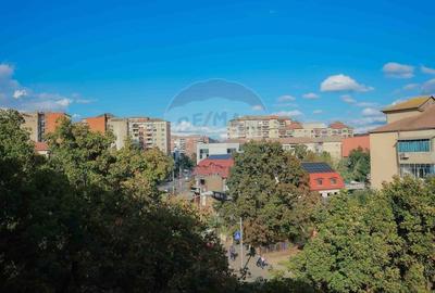 Apartament cu 3 camere de vanzare, zona Rogerius - 14