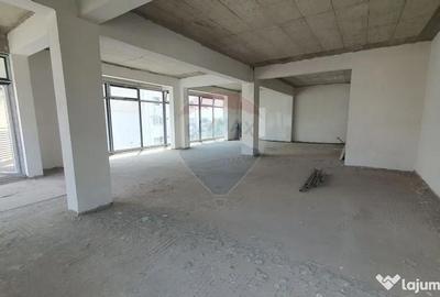 Spațiu comercial, de 91 mp, în Central - 6