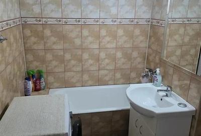Apartament cu 2 camere decomandat în Tractorul - 2