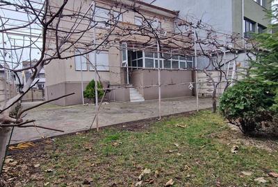 Coiciu, o vila construita pe cadre de beton, bine compartimentata. - 35