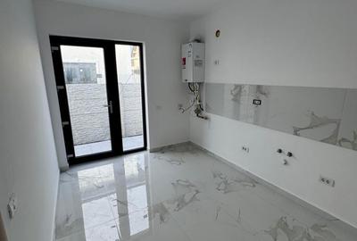 Casă cu 4 camere în Central - 3