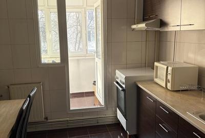 Apartament cu 3 camere decomandat în Titan - 2