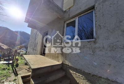 Casă cu 4 camere în Șuvița - 1