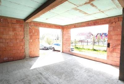 Casă cu Teren 492 Mp în Poplaca - 1