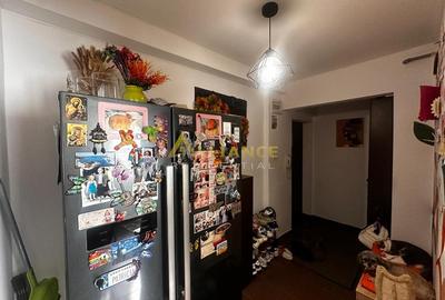Apartament cu 3 camere decomandat, mobilat în Berceni - 11