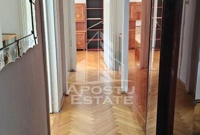Apartament cu 3 camere, decomantat, etajul 2 , zona Spitalul Judetean - 12