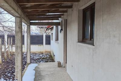 Casă cu 4 camere în Cotu Vameș - 1