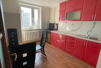 Apartament cu 2 camere decomandat în Lipovei