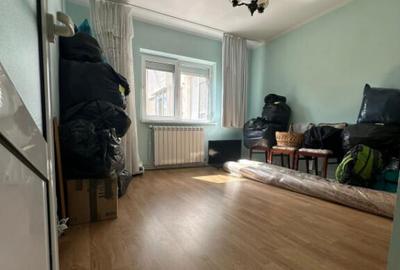 - Apartament 3 camere decomandat, Buzaului, etaj 3, suprafat - 9