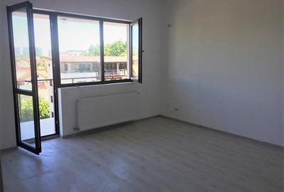 Apartament cu 2 camere decomandat în Berceni