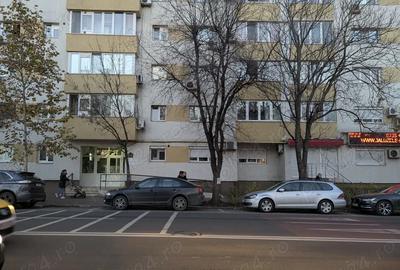 Spațiu comercial, de 55 mp, în Central - 6