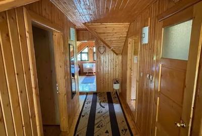 Casă cu 9 camere cu Teren 300 Mp în Central