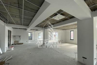 Spațiu comercial, de 200 mp, în Girocului