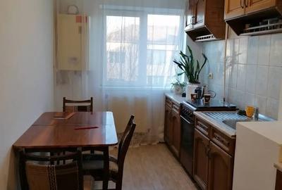 Apartament cu 2 camere semidecomandat, mobilat în Central