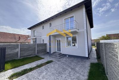 Casă cu 4 camere cu Teren 300 Mp în Sânmihaiu Român