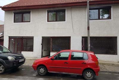 Casă cu 5 camere cu Teren 95 Mp în P-ța Doina - 3