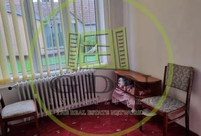 Proprietate spre vanzare,  formata din 2 case suprafata totala 440 mp - 8