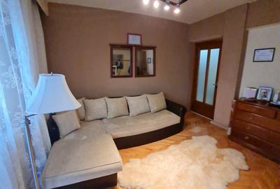 Apartament cu 3 camere decomandat în 22 Decembrie - 6