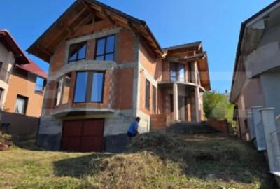 Casă cu 5 camere cu Teren 1000 Mp în Central - 14