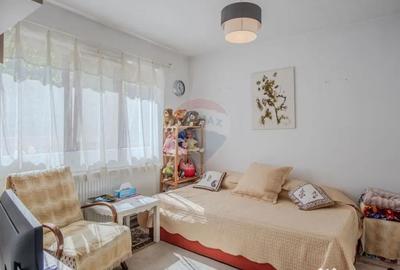 Casă cu 7 camere cu Garaj în Colonia 1 Mai - 3