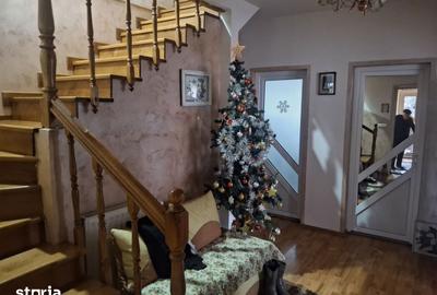 Casă cu 5 camere cu Teren 400 Mp în Sângeorgiu de Mureș - 2
