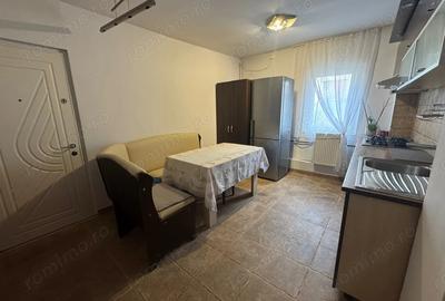 Apartament cu 2 camere semidecomandat în Aradului