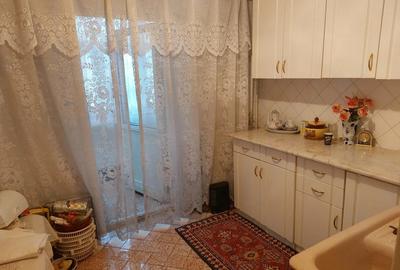 Apartament cu 3 camere decomandat în Balș - 8