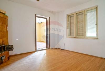 Casă cu 6 camere cu Teren 1915 Mp în Bran - 10