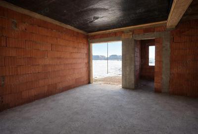 Casă cu 4 camere cu Canalizare în Moșnița Veche - 3