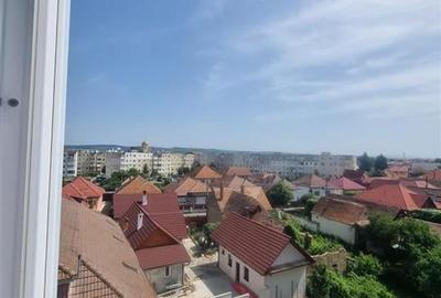 Apartament cu 3 camere decomandat, mobilat în Central