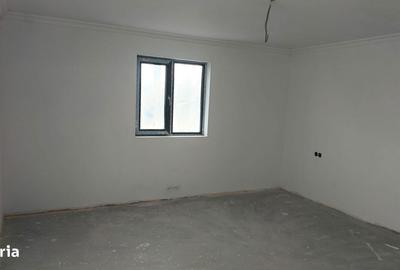 Casă cu 6 camere cu Teren 463 Mp în Costești - 4