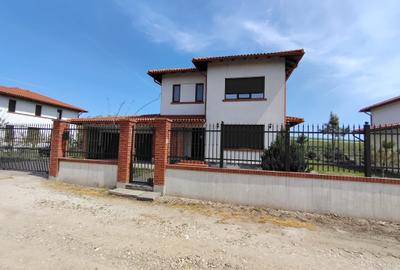 Casă individuală cu 5 camere cu Garaj în Afumați - 2