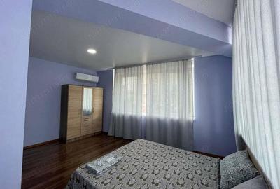 Apartament cu 2 camere decomandat în Tractorul