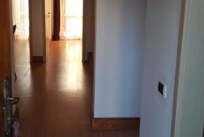 Casă cu 4 camere decomandat în Central - 2