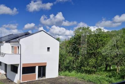 Duplex semifinisat cu teren si garaj, intr-o zona linistita aproape de oras - 4