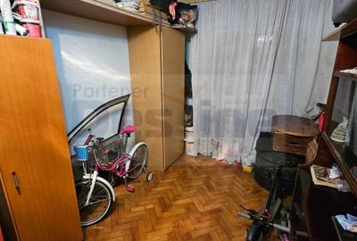 Apartament 3 camere-Semidecomandat- Baza 3 - 5