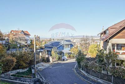 Duplex cu aer burghez,  in vila impunatoare pe Drumul Poienii, Brasov - 1