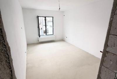 Casă cu 4 camere cu Canalizare în Central